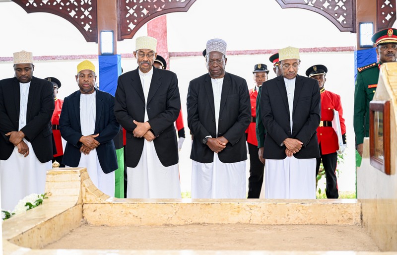 Makamu Wa Rais Ashiriki Kumbukizi Ya Hayati Abeid Amani Karume – Picha - Global Publishers
