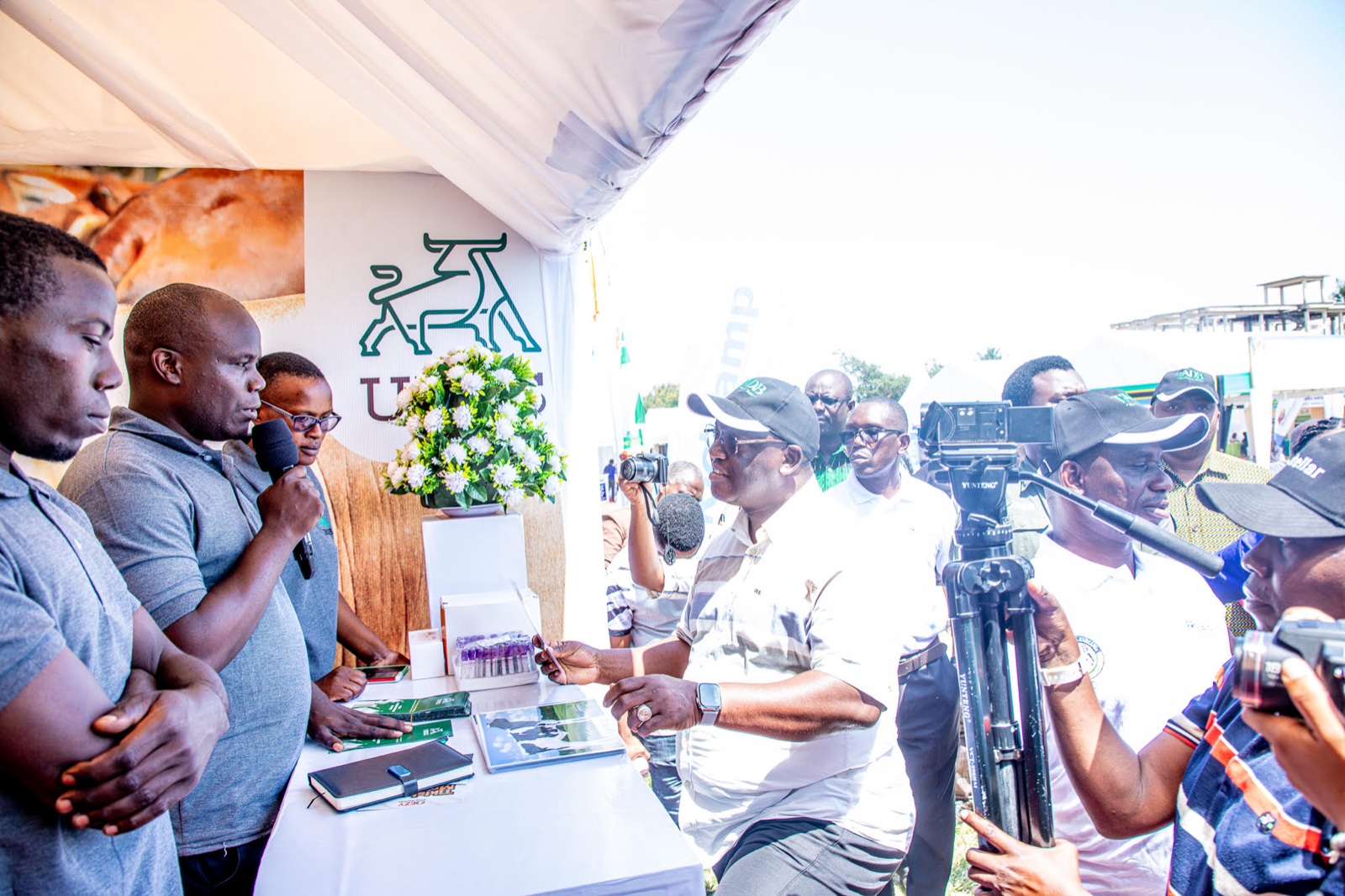 Urus Tanzania Yawashauri Wafugaji Kutumia Mbegu za Mifugo Zilizoboreshwa - Global Publishers