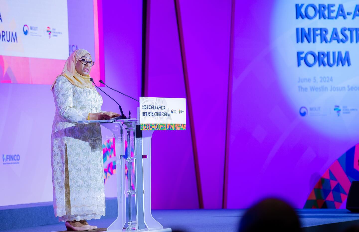 Rais Samia Ashiriki Mkutano wa Biashara katika Hoteli ya Lotte Jijini Seoul, Jamhuri ya Korea - Global Publishers