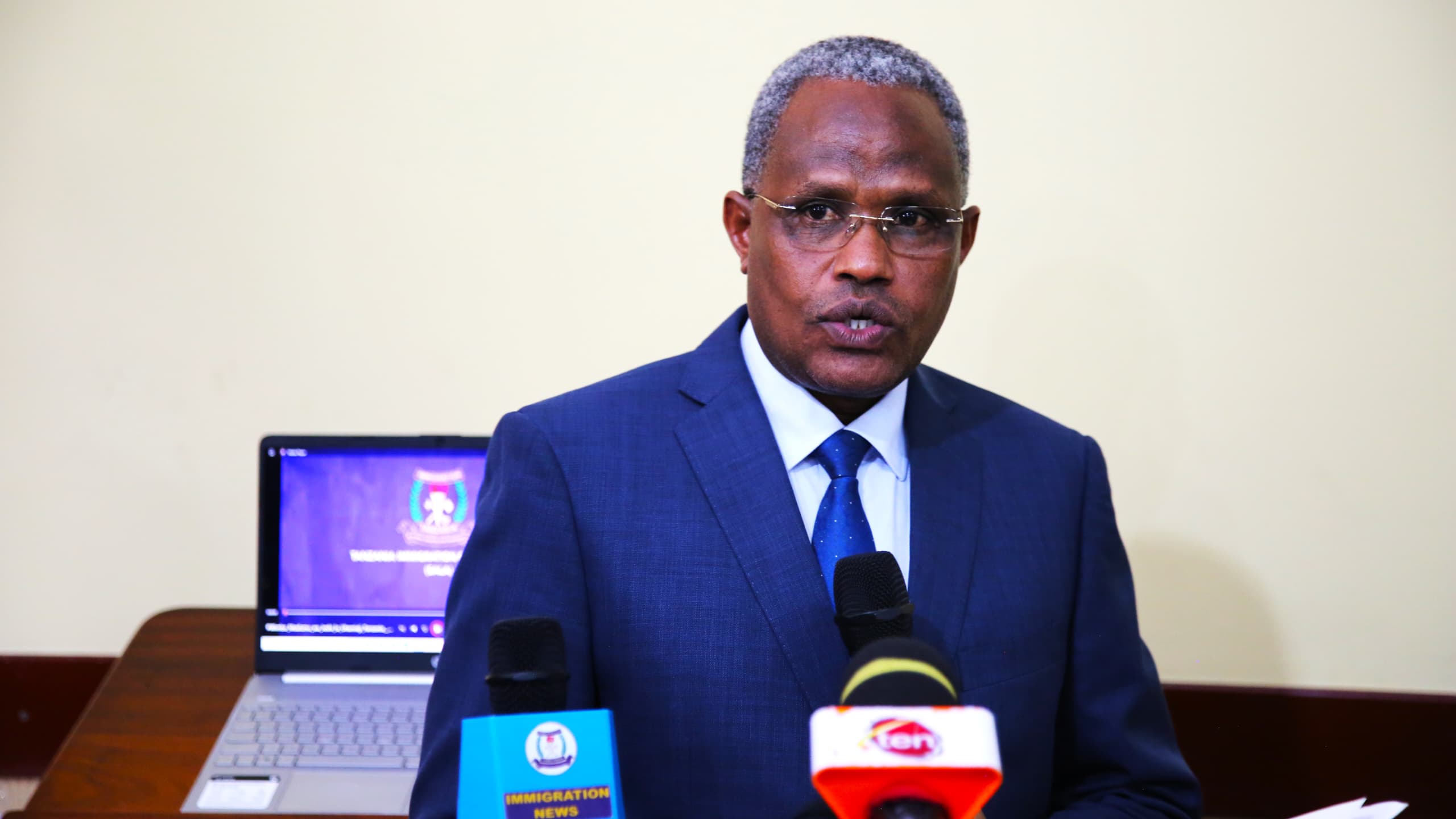 Serikali Yaitaka Idara ya Uhamiaji Kuimarisha Misako na Doria - Global Publishers