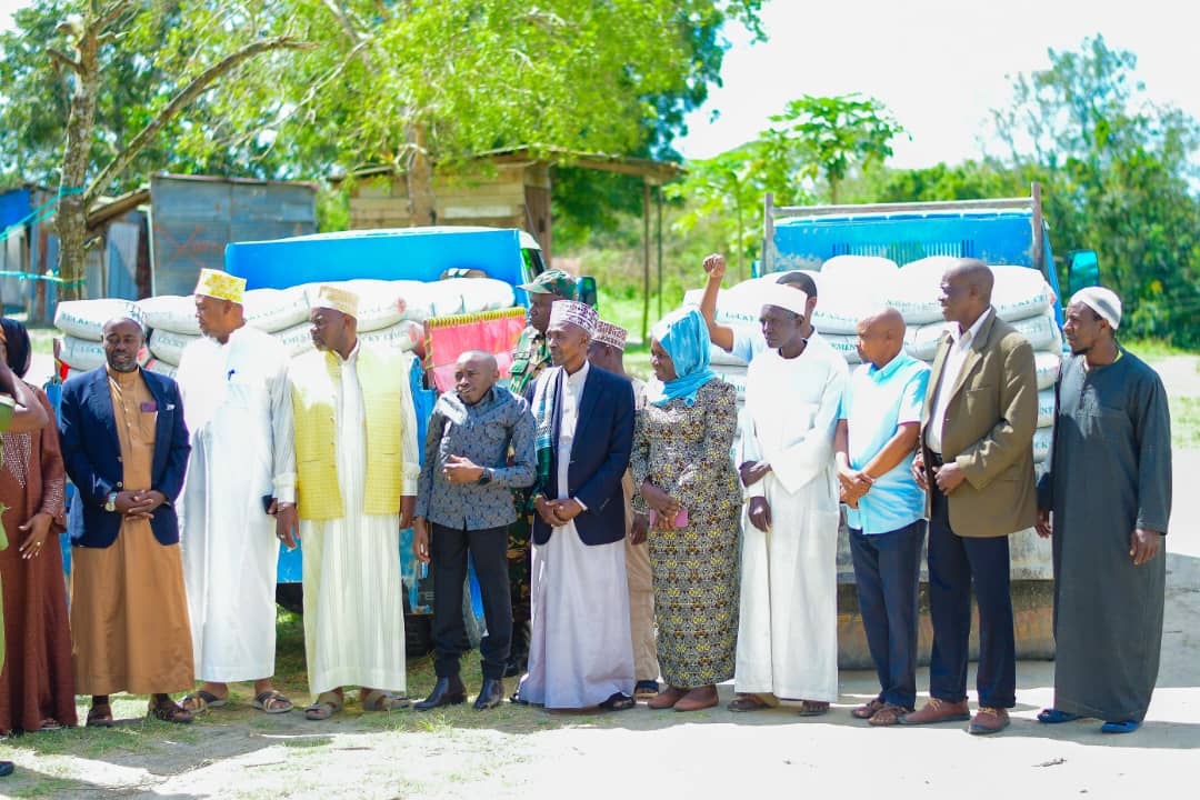 DC Magoti Atoa Mifuko 300 ya Saruji Kwenye Vituo Viwili Vya Misikiti Alivyofungia - Global Publishers