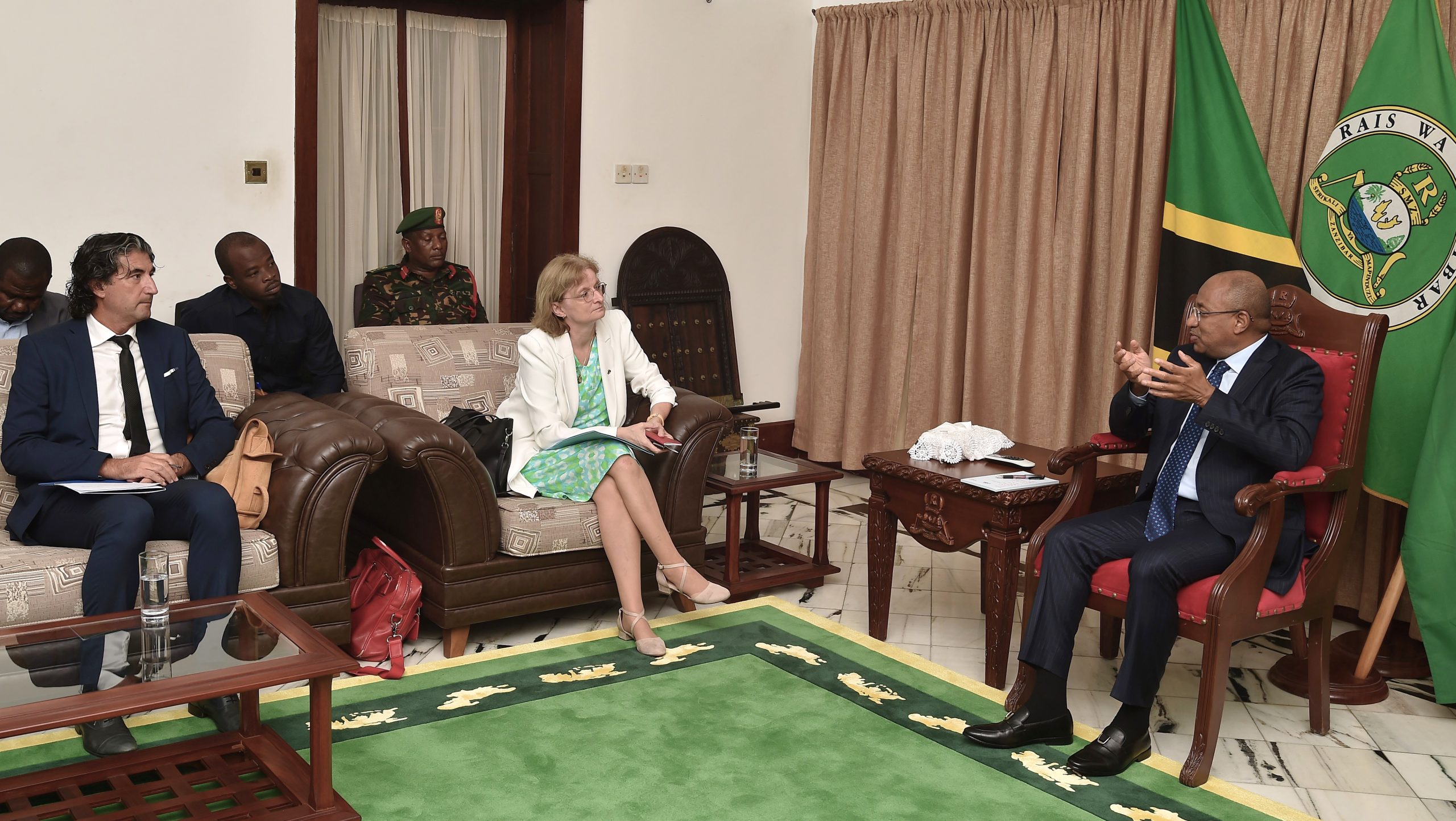 Rais Dkt. Hussein Mwinyi Azungumza na Balozi wa Umoja wa Ulaya Nchini Tanzania - Global Publishers