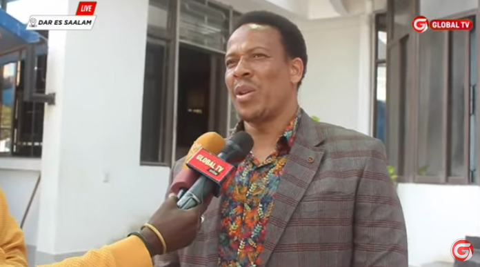 Saleh Jembe: Mashabiki Wana Haki Ya Kumzomea Kibu, Hakuwa Na Haki Ya Kucheza Simba Day – Video - Global Publishers
