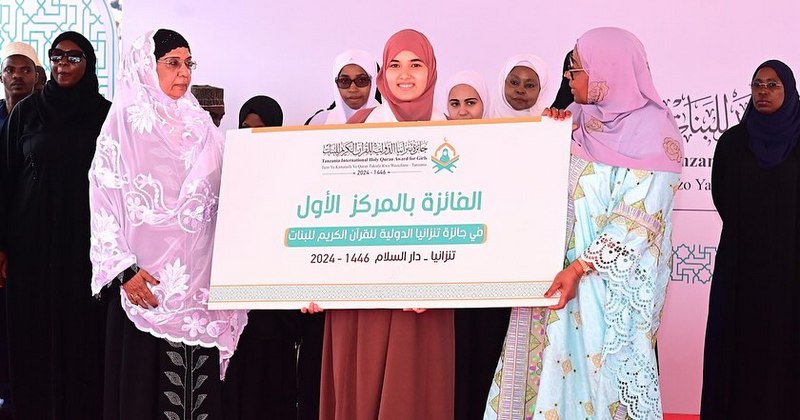 Rais Samia Awakabidhi zawadi washindi wa mashindano ya Dunia ya Qur’an tukufu kwa Wanawake – Picha - Global Publishers