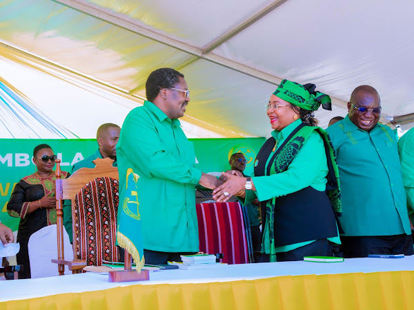 Dkt. Nchimbi Aondoka na Madiwani Wawili Mchinga, Mama Salma Kikwete Anena.. - Global Publishers