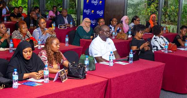Wanawake Wafanyabiashara Kariakoo Wawezeshwa na Tigo Namna ya Matumizi ya Fedha Kidijitali    - Global Publishers