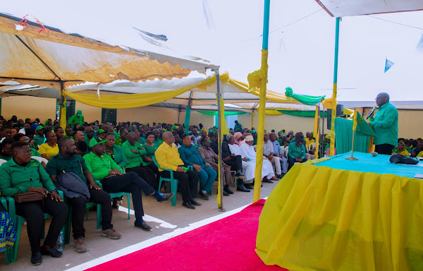 John Mongella Akutana na Wajumbe wa Halmashauri Kuu CCM Wilaya ya Shinyanga Mjini - Global Publishers