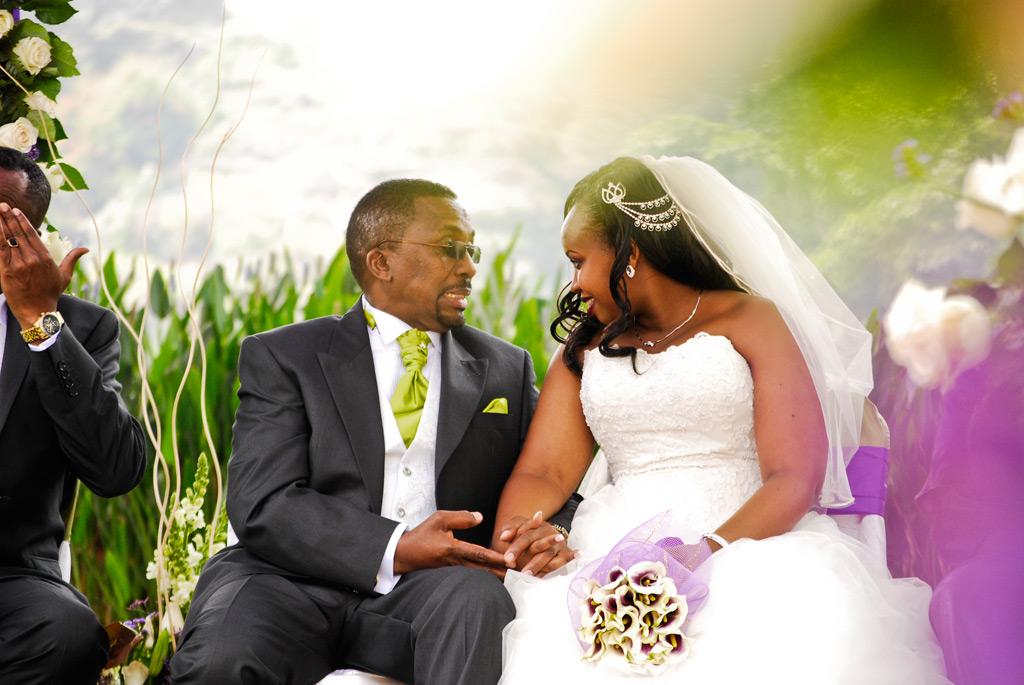 Mchungaji Adai Kukimbiwa Na Waumini 700 Wanawake Baada Ya Kuoa - Global Publishers