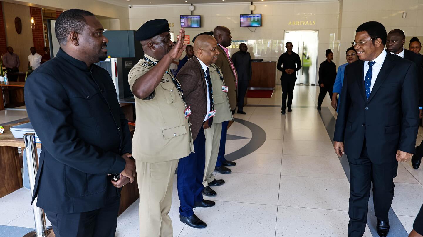 Waziri Mkuu Arejea Nchini Akitokea New York nchini Marekani - Global Publishers