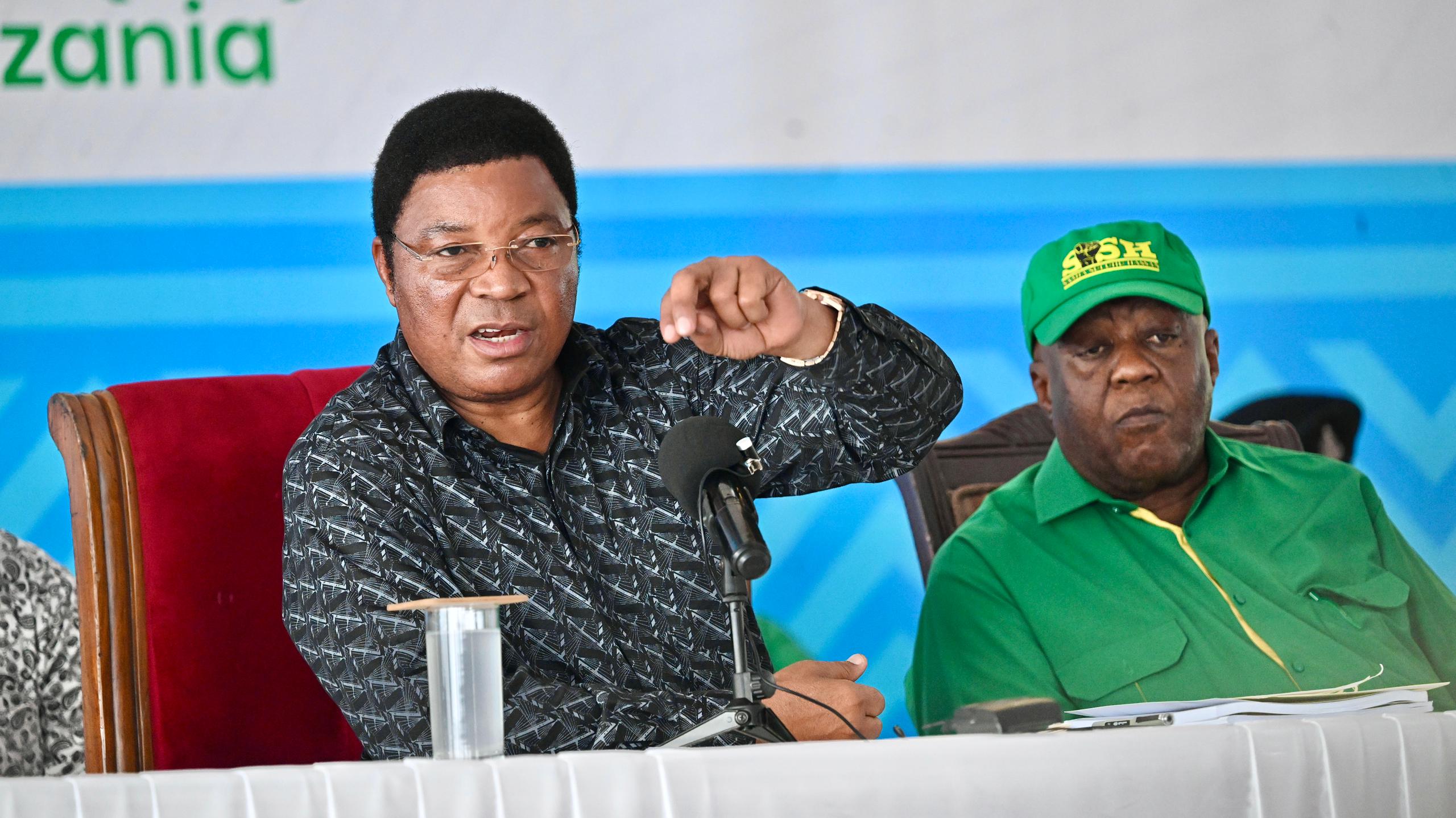 Waziri Mkuu Asisitiza Matumizi ya Mifumo ya Kielektroniki Katika Makusanyo - Global Publishers