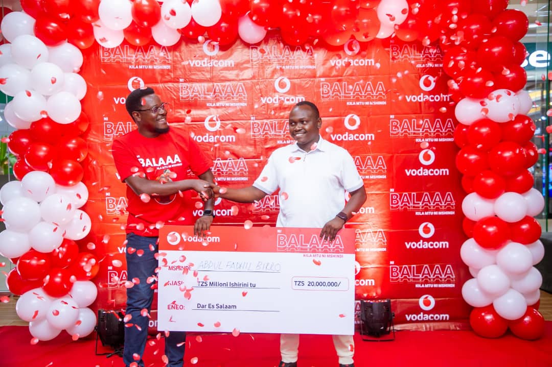 Mshindi wa Kampeni ya Ni Balaa Akabidhiwa Hundi ya Sh. Milioni 20 - Global Publishers