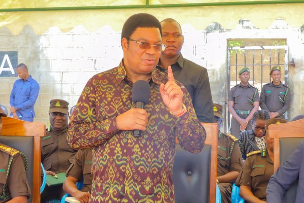 Waziri Mkuu Azitaka Taasisi za Umma na Binafsi Kuacha Kutumia Kuni na Mkaa - Global Publishers