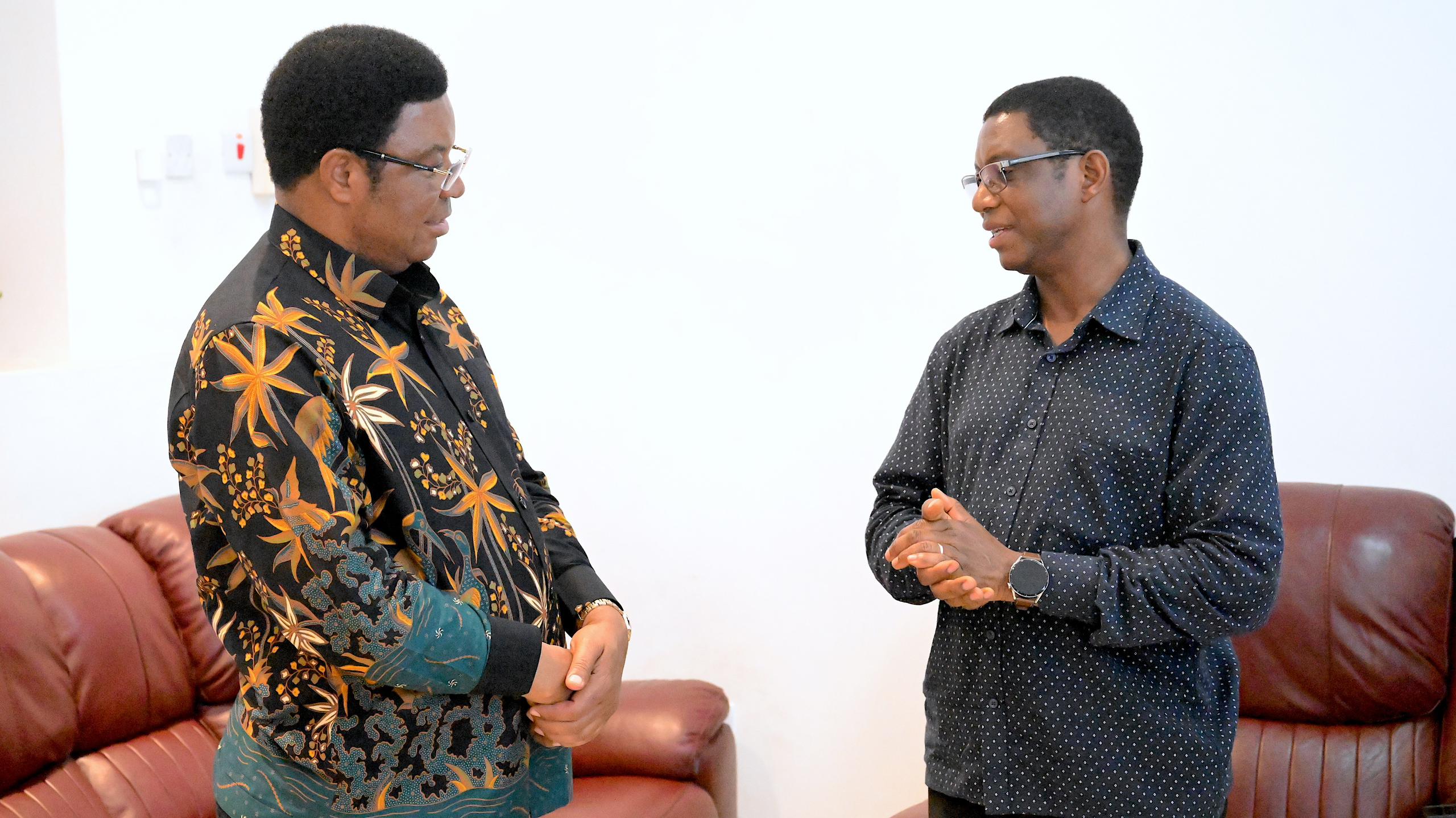 Waziri Mkuu Ahani Msiba Wa Mzee Tutuba - Global Publishers