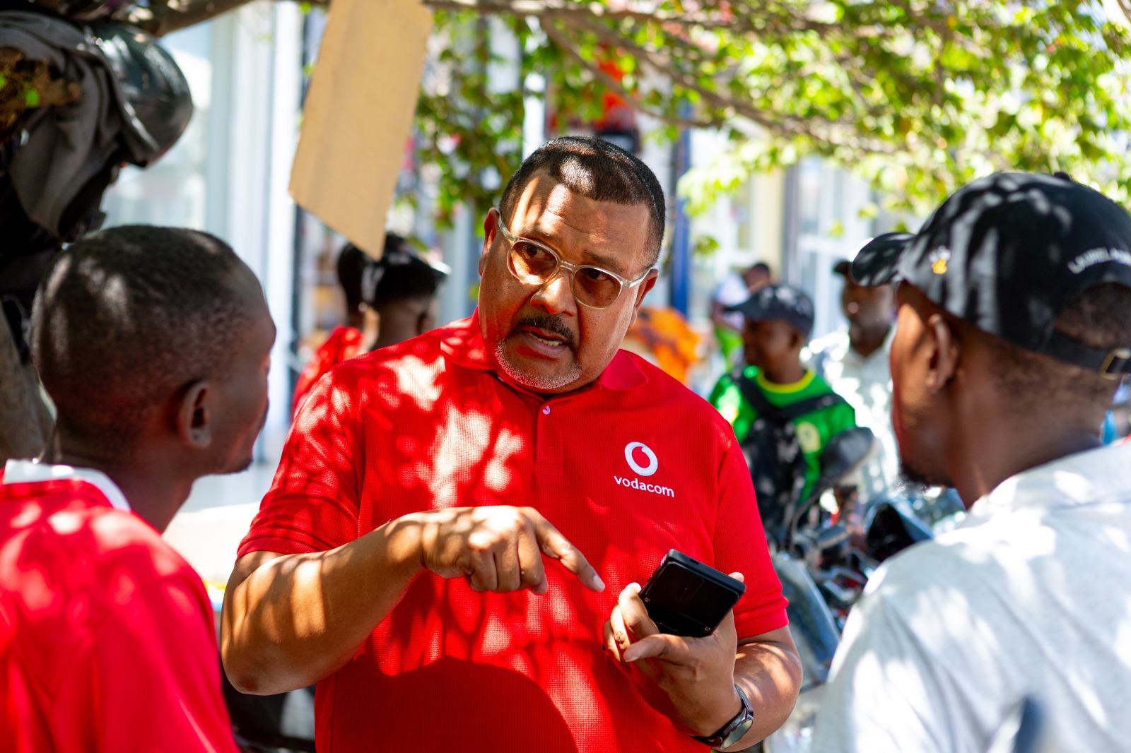Elimu Kuhusu Utapeli Mtandaoni Yatolewa na Vodacom - Global Publishers