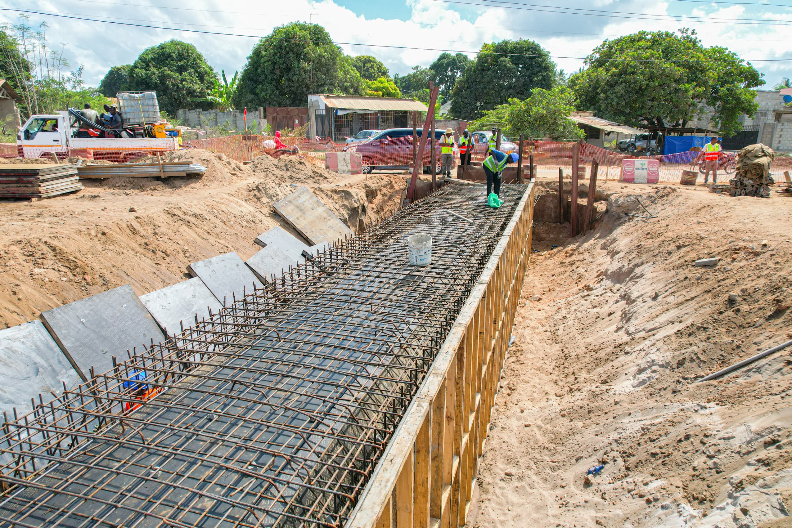 Rais Samia Aipa TANROADS Zaidi ya Bil 500 Ujenzi Miundombinu Dar es Salaam - Global Publishers