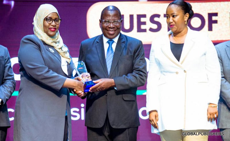 Dk Mpango Aikabidhi ALAF Tuzo ya PMAYA na Uwekezaji Katika Ubora - Global Publishers