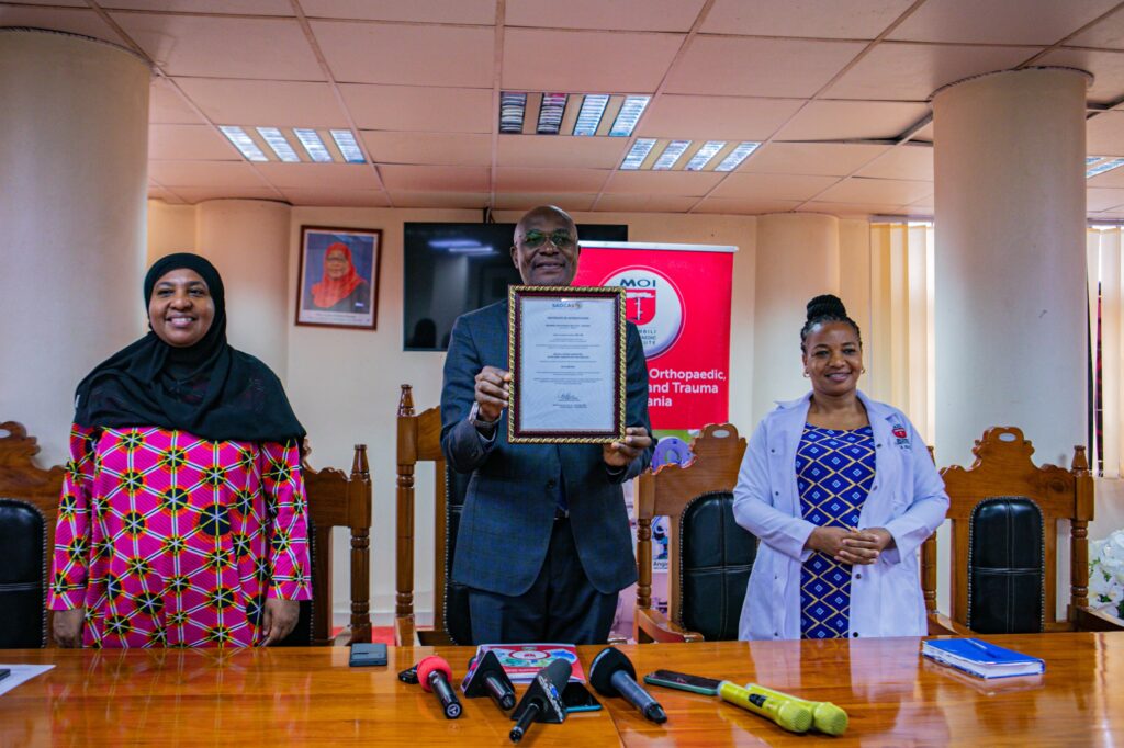 Maabara ya MOI Yatunukiwa Cheti Cha Ithibati Cha Ubora wa Kimataifa - Global Publishers