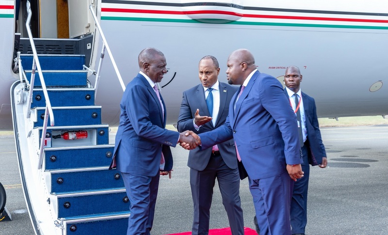 Rais Ruto Alivyowasili Dar kushiriki Mkutano wa Wakuu wa Nchi za Afrika kuhusu Nishati - Global Publishers