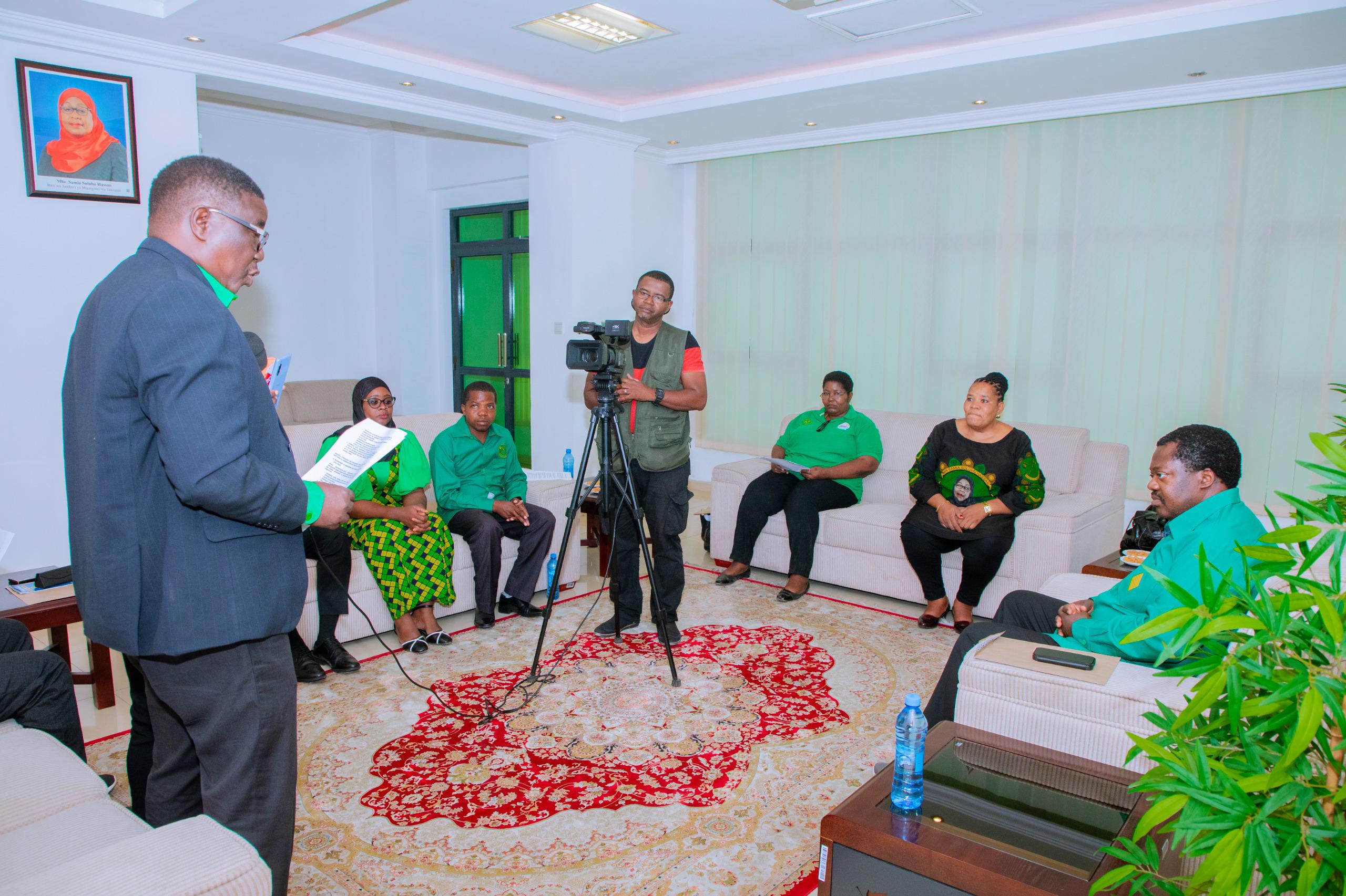 Dkt. Nchimbi Apokea Risala ya Wajumbe wa NEC, Waunga Maazimio ya Mkutano Mkuu CCM - Global Publishers