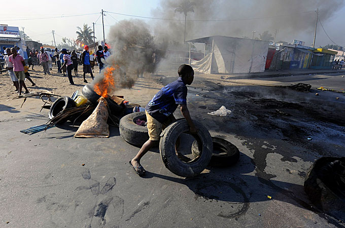 Watu 14 Wajeruhiwa Maandamano Ya Msumbiji - Global Publishers