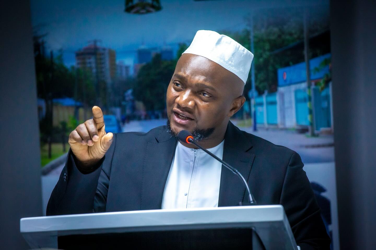 Mchengerwa Ashuhudia Utiaji Saini Wa Mikataba Ya Ujenzi Wa Barabara Km. 84 Za Dar – Video - Global Publishers