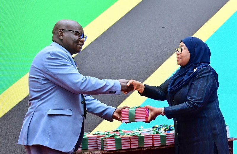 Rais Dkt. Samia Apokea Taarifa Ya Mwaka Ya Takukuru Na CAG 2023/2024 – (Picha + Video) - Global Publishers