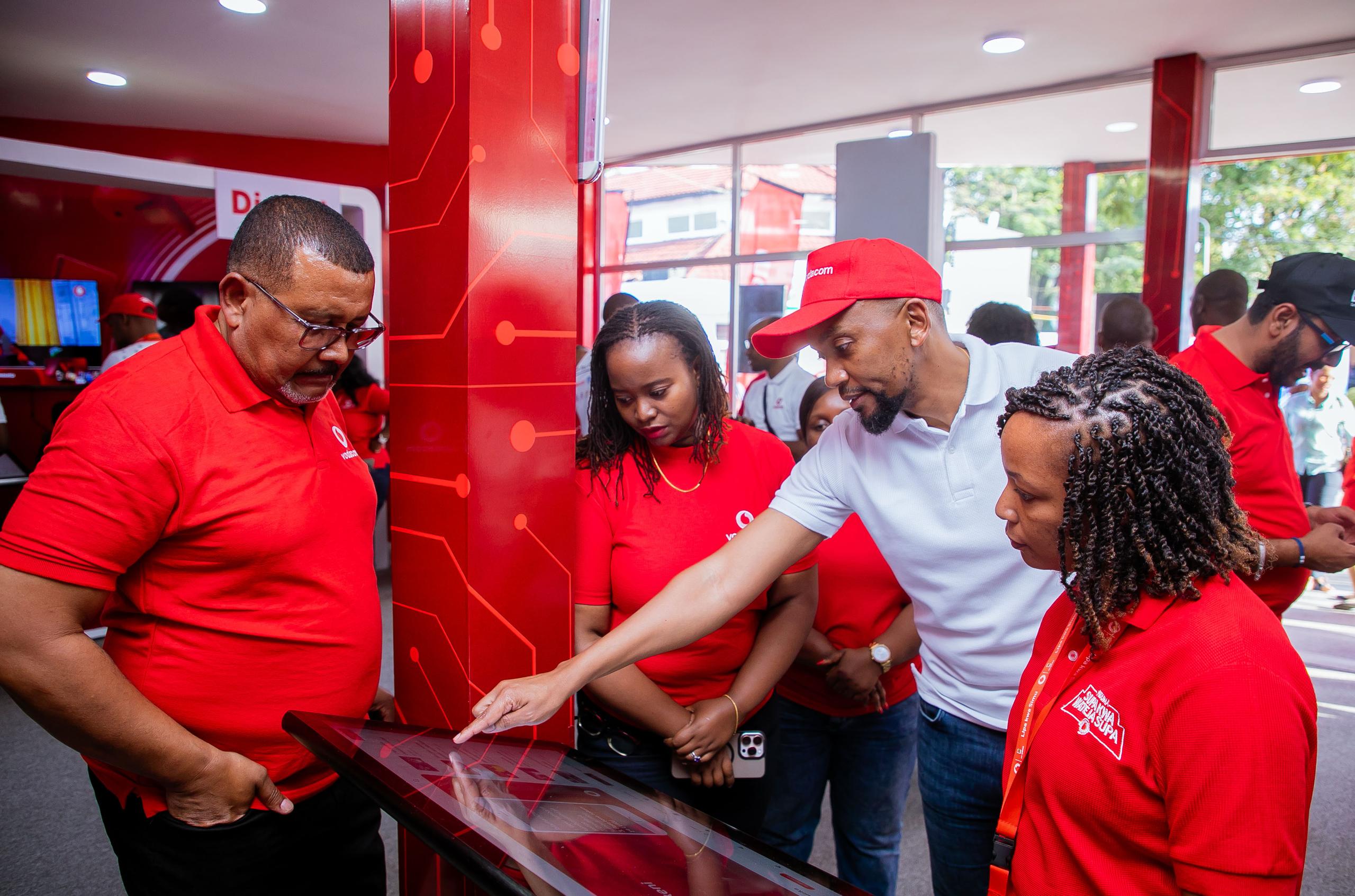 Mkurugenzi wa Vodacom, Philip Besiimire Alivyofika Sabasaba Kujionea Yanayojiri - Global Publishers