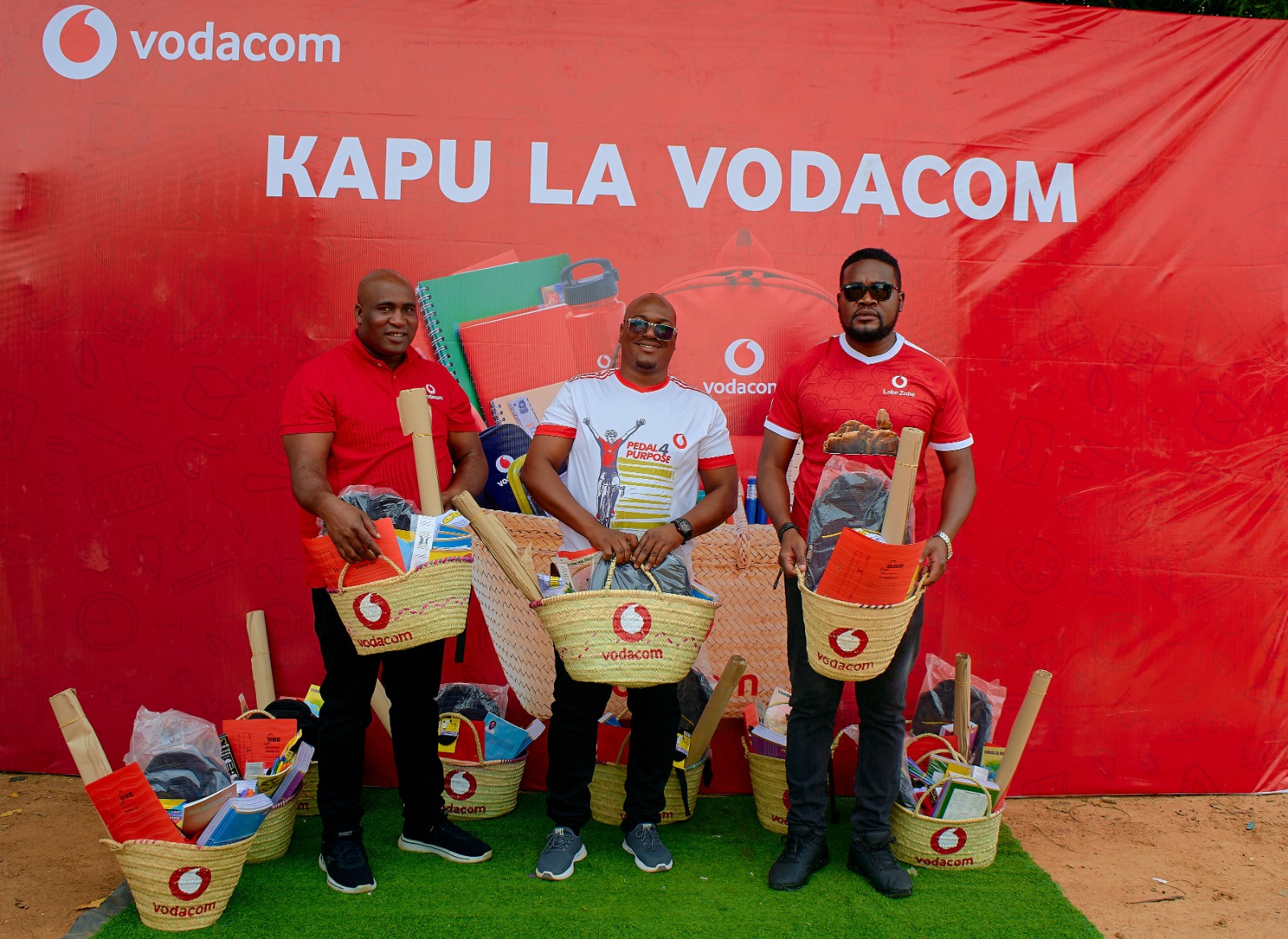Vodacom Tanzania Yatoa Kapu La Vifaa Vya Shule Tabora - Global Publishers