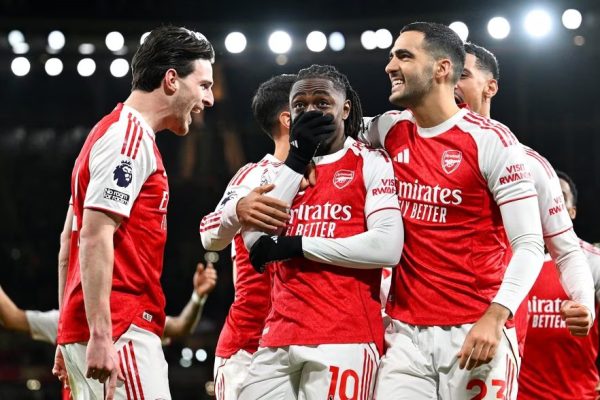 Arsenal Yaichapa Tottenham Hotspur 4-1 Alama tano Dhidi ya Man City