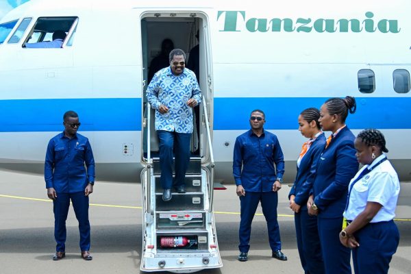 Makamu wa Rais Nchimbi Awasili Songea kwa Maadhimisho ya Miaka 120 ya Mashujaa wa Majimaji