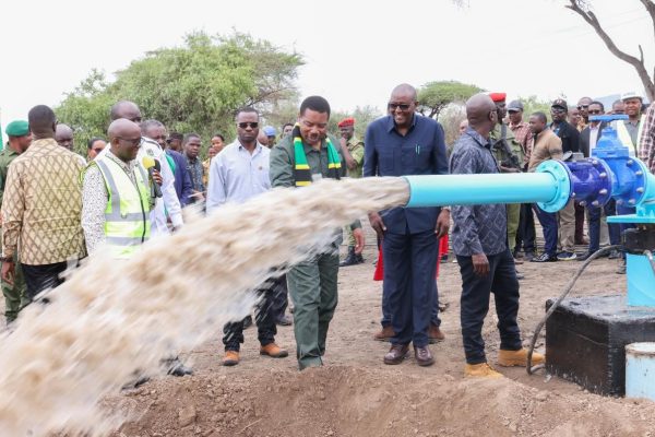Waziri Mkuu Akagua Mradi wa Majisafi Sinya–Namanga, Arusha