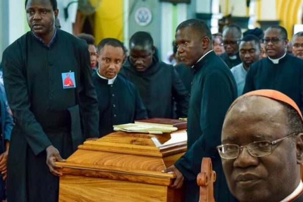 Mamia Washiriki Misa ya Mazishi ya Kardinali Pengo Pugu, Dar – Live