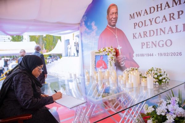 Rais Dkt. Samia Ashiriki Ibada Ya Kuaga Mwili Wa Kardinali Pengo (Picha +Video)