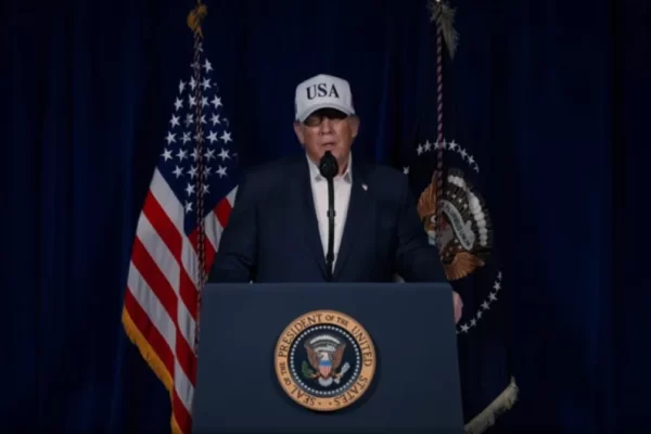 Donald Trump Atangaza Kuzamishwa kwa Meli 9 za Kijeshi za Iran