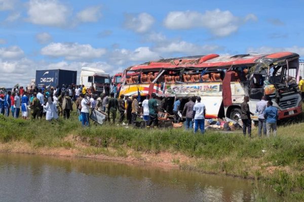 Watu 6 Wafariki, 14 Wajeruhiwa Ajali ya Basi la Green Line Singida