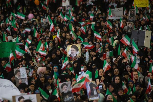 Raia wa Iran Walalamikia Hatari ya Kukatika Umeme na Maji