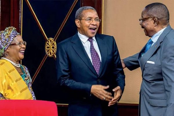 Kikwete Awasilisha Ripoti ya Migogoro kwa Rais wa Malawi