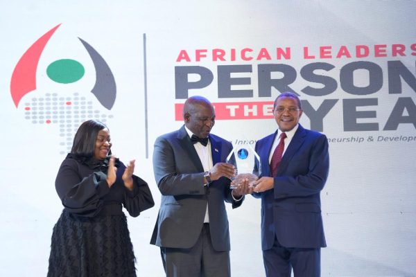 Rais Mstaafu Kikwete Akabidhi Tuzo za Viongozi Bora Barani Afrika 2026