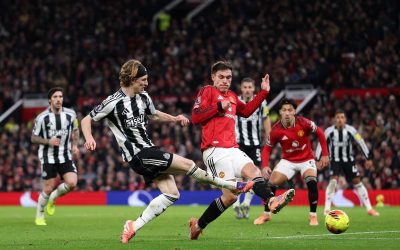 Newcastle United Waishangaza Man United Kwa Ushindi wa 2-1 Licha ya Kadi Nyekundu - Global Publishers