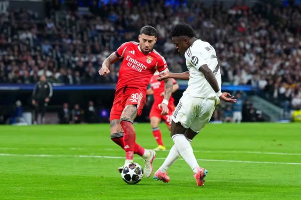 FIFA Yapendekeza Kadi Nyekundu Kwa Wachezaji Wanaofunika Midomo