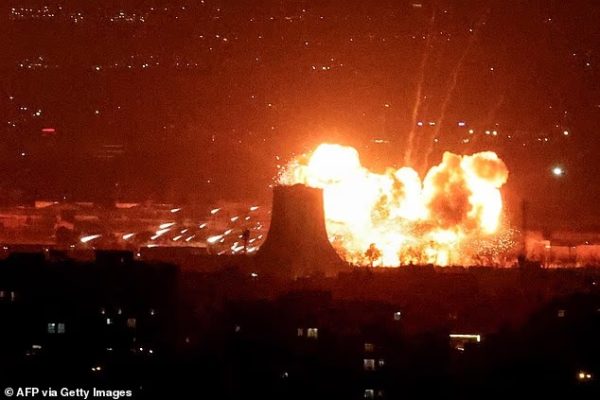 Milipuko Mikubwa Yatikisa Tehran Baada ya Israel Kushambulia Vituo vya Mafuta