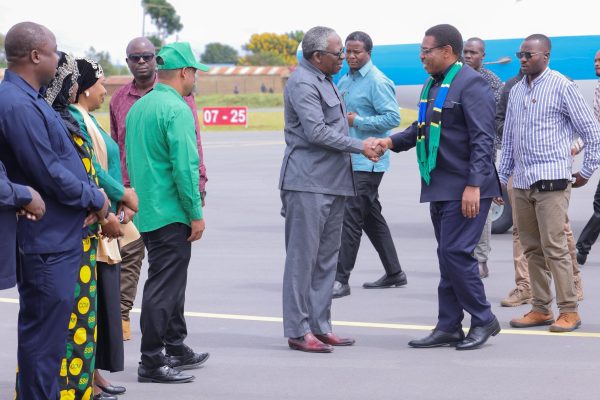 Waziri Mkuu Akagua Ukarabati wa Uwanja wa Ndege wa Sumbawanga