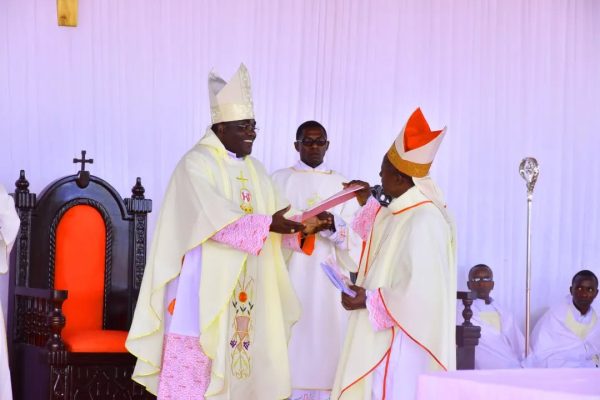 Siri ya Uteuzi wa Askofu na Mamlaka kutoka Vatican