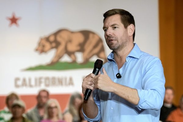 Mbunge Eric Swalwell Ajiuzulu Baada ya Tuhuma Nzito za Unyanyasaji wa Kingono