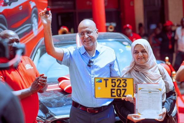 Airtel Yatoa Mazda CX-5 kwa Mshindi wa Kampeni ya “Mwaka Umenyooka” Arusha