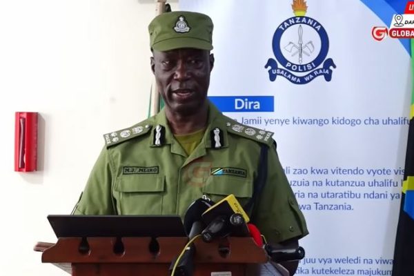 Watu 37 Wakamatwa Kwa Vitisho na Lugha Chafu Mtandaoni – Video