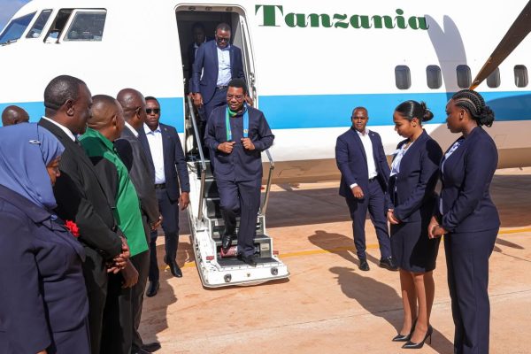 Waziri Mkuu Awasili Kigoma Kufungua Kongamano la Uwekezaji Ziwa Tanganyika