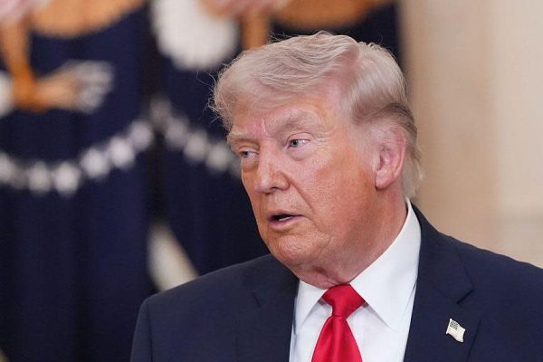 Trump Awageukia Waandishi, Atishia Kuwapeleka Jela