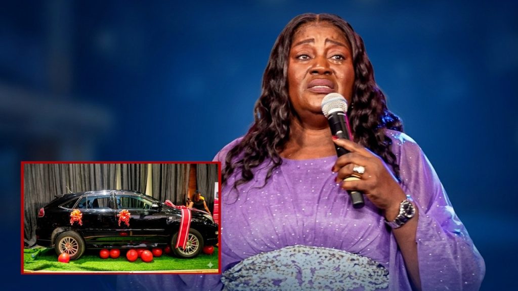 Upendo Nkone Azawadiwa Gari na Mashabiki Wake Jijini Dar – Video