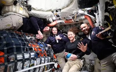 Video: Wanaanga wa Artemis II Waongea Moja kwa Moja Kutoka Angani Wakienda Mwezini - Global Publishers